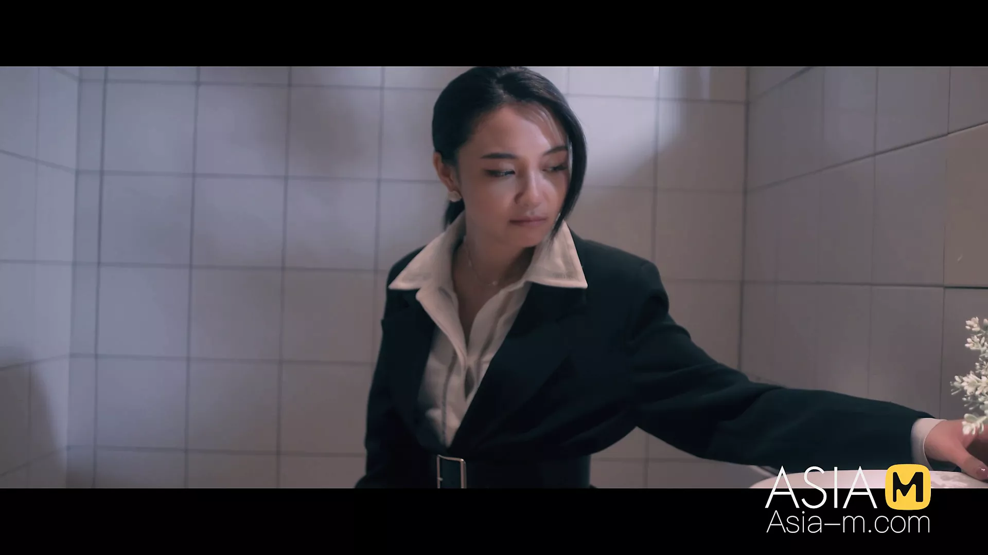 女巫巫吸精液 ep2 – 被感染者的變身 – mdsr-0001 ep2